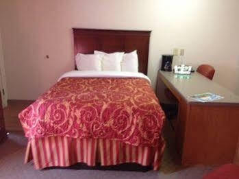Intown Suites Extended Stay Auburn Al ภายนอก รูปภาพ